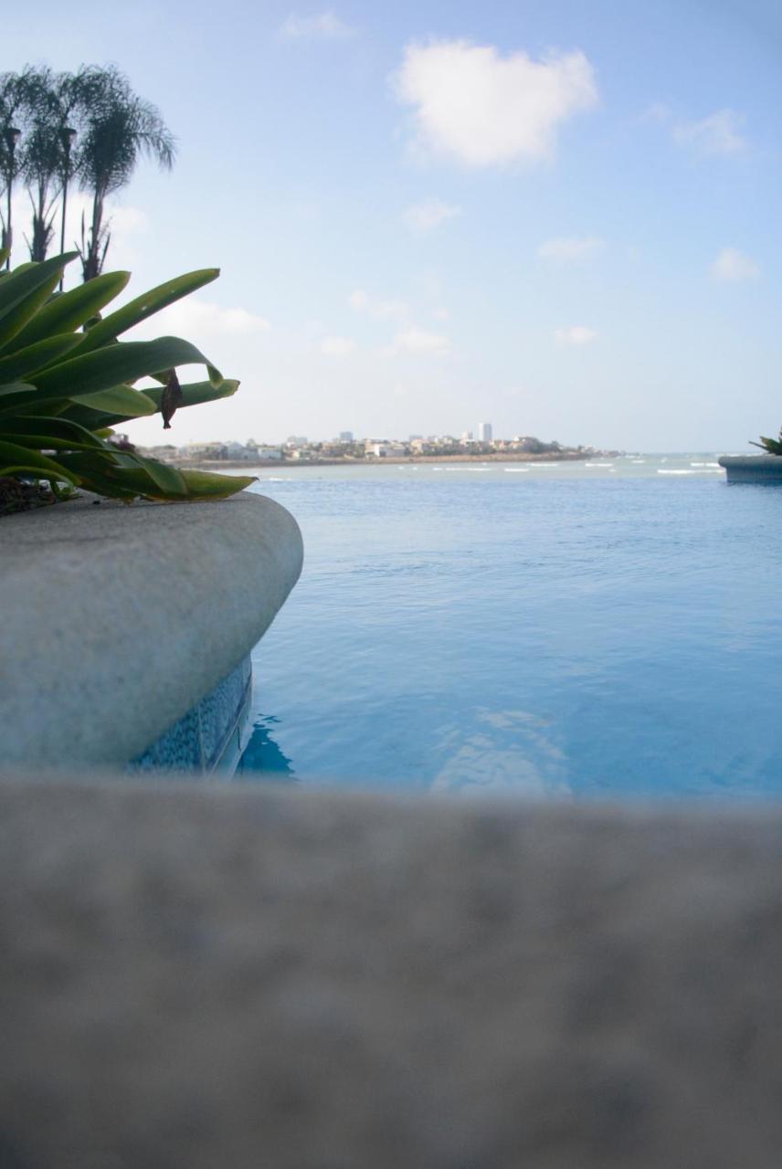 Lindo Departamento Al Pie De Playa Edificio Torre Oceanica Appartement Salinas  Buitenkant foto