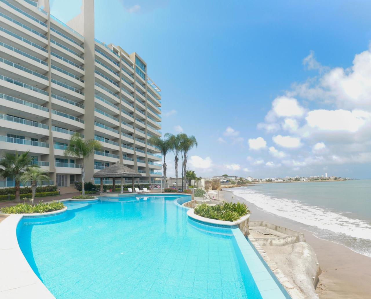 Lindo Departamento Al Pie De Playa Edificio Torre Oceanica Appartement Salinas  Buitenkant foto