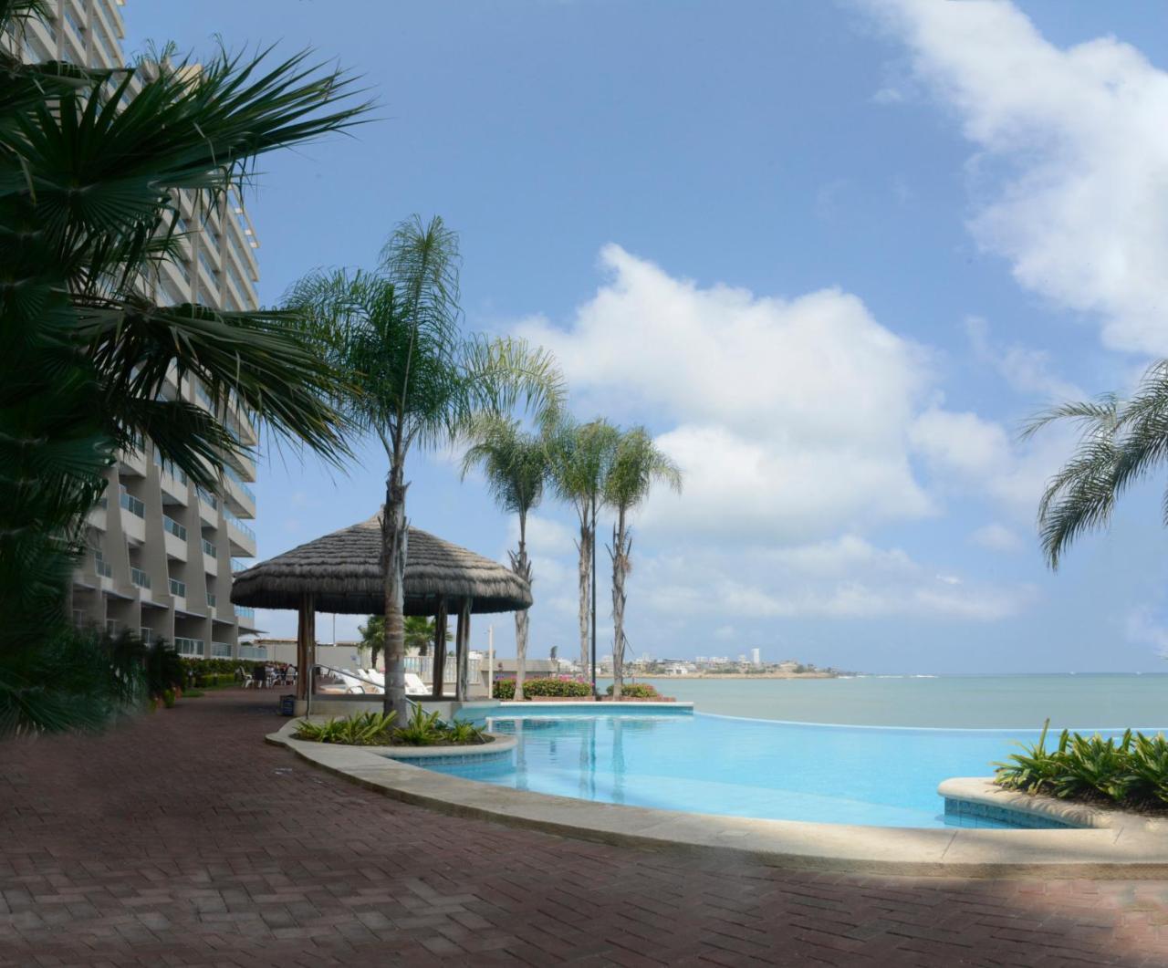 Lindo Departamento Al Pie De Playa Edificio Torre Oceanica Appartement Salinas  Buitenkant foto