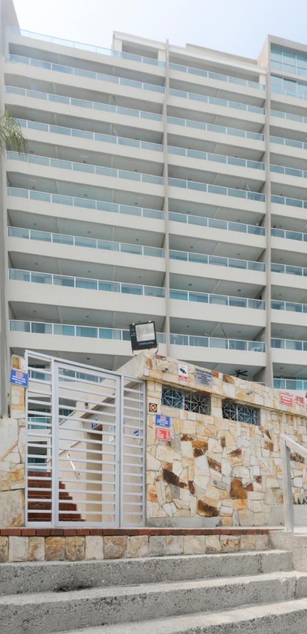 Lindo Departamento Al Pie De Playa Edificio Torre Oceanica Appartement Salinas  Buitenkant foto